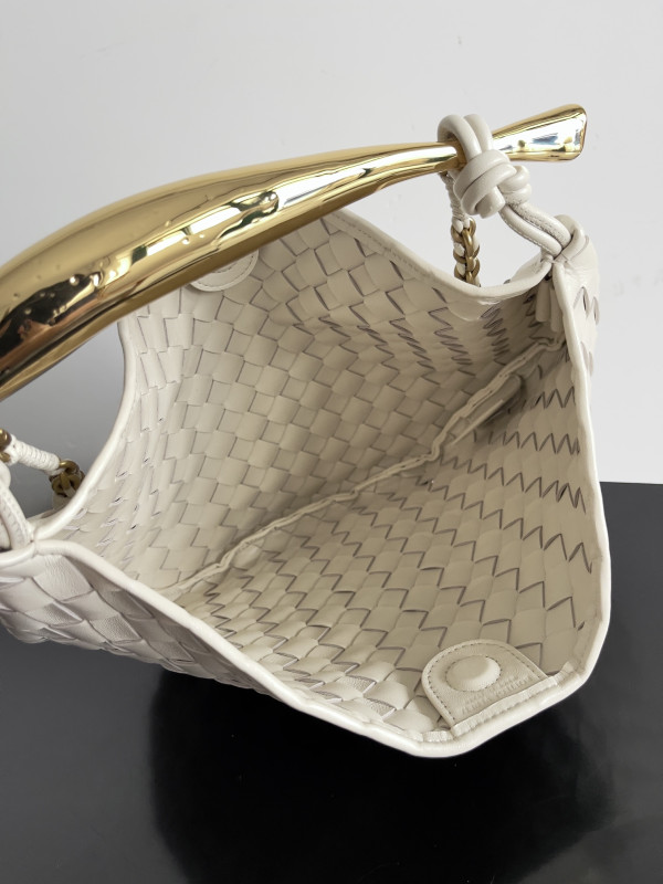 bo*te*ga Ve*ne*ta sardine with chain-33*20*4cm