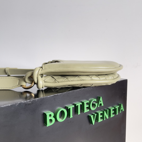 bo*te*ga Ve*ne*ta gemelli messenger