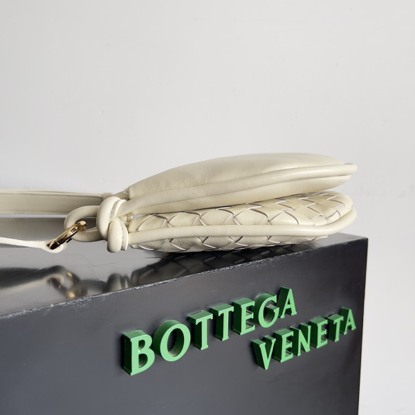 bo*te*ga Ve*ne*ta gemelli messenger