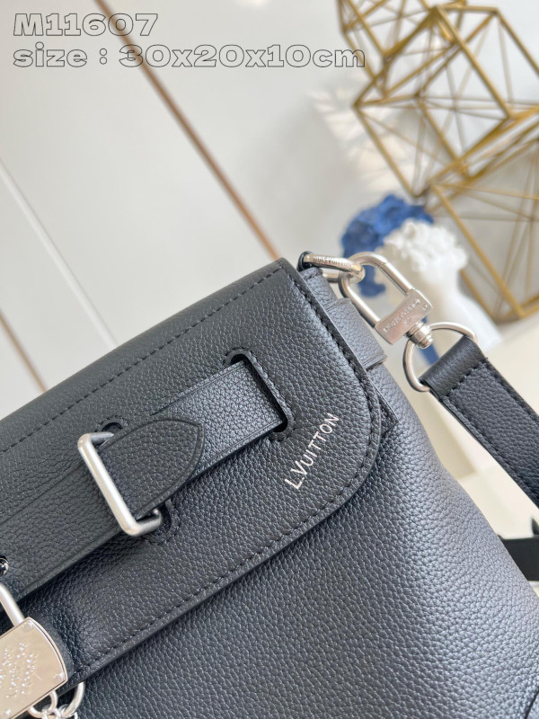 l0*is V*t0n steamer crossbody-30*20*10cm