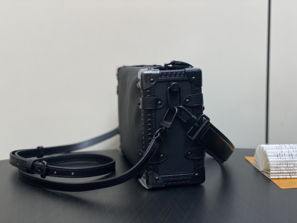 l0*is V*t0n side trunk pm-21*14*6cm