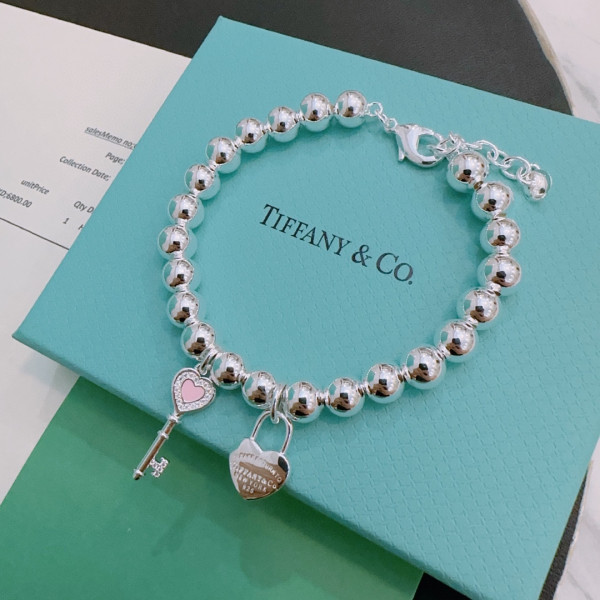 T*f*ny bracelet