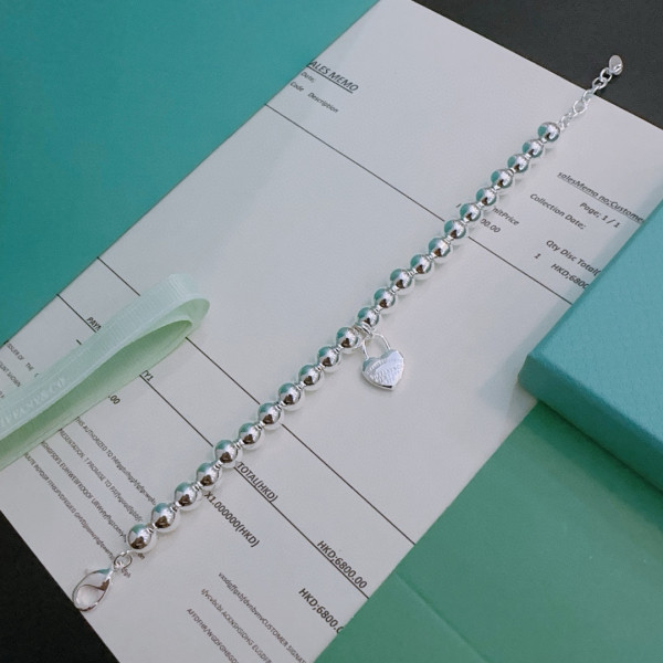 T*f*ny bracelet