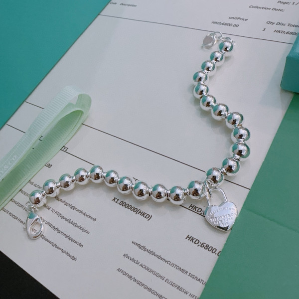 T*f*ny bracelet