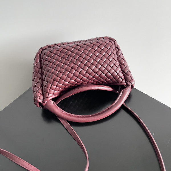 bo*te*ga Ve*ne*ta mini cobble top handle