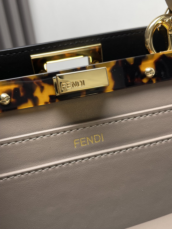 F**di peekaboo iseeu small-27x21x11cm