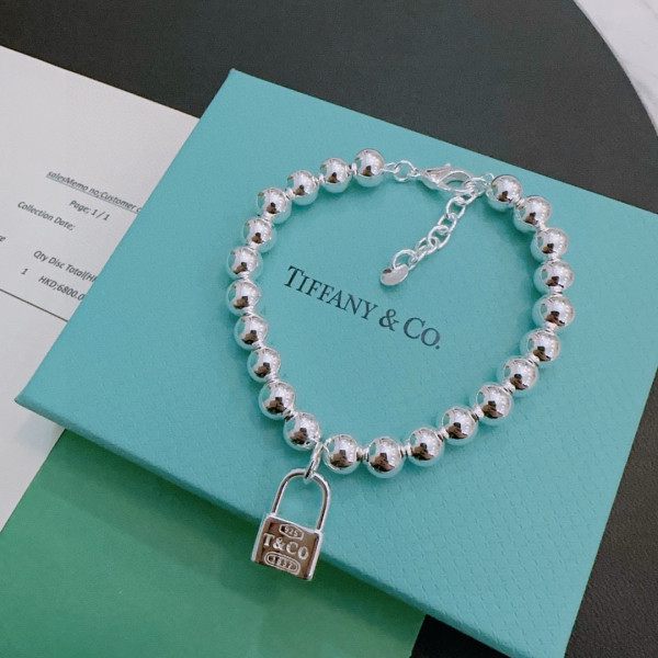 T*f*ny bracelet