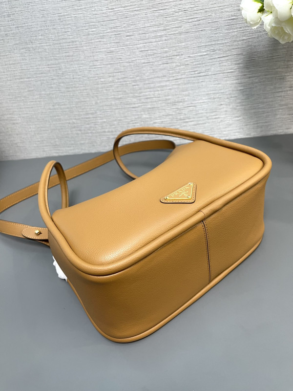 Pra*a darling leather handbag