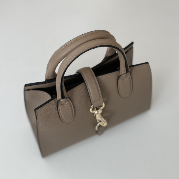 G*u*i small tote bag with hook closure