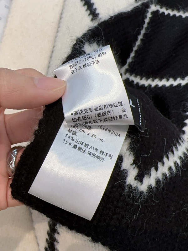 CL Scarf