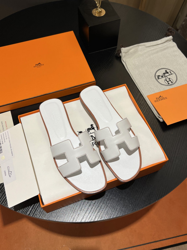 H**mes sandal