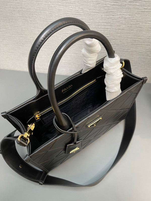 Pra*a symbole medium leather bag