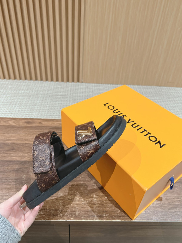 l0*is V*t0n sandals