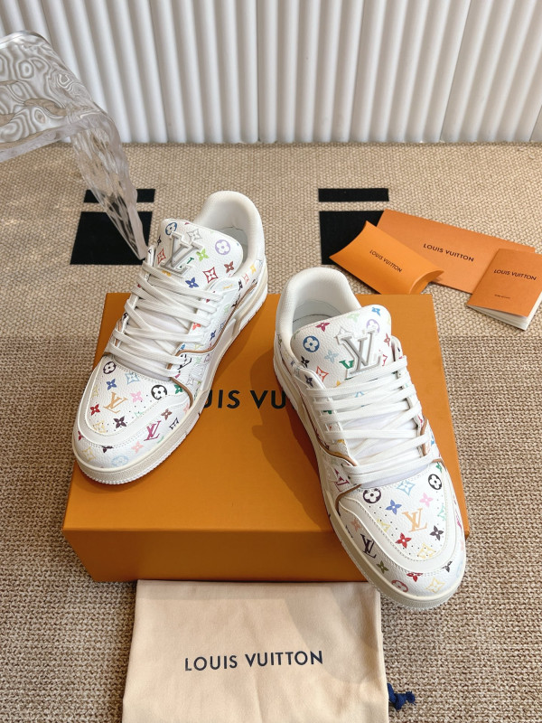 l0*is V*t0n sneakers