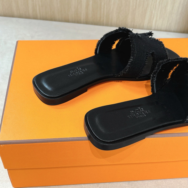H**mes sandals