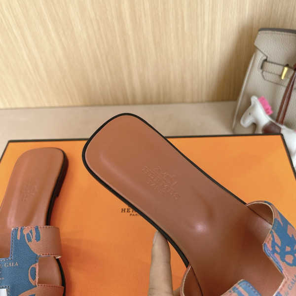 H**mes sandals