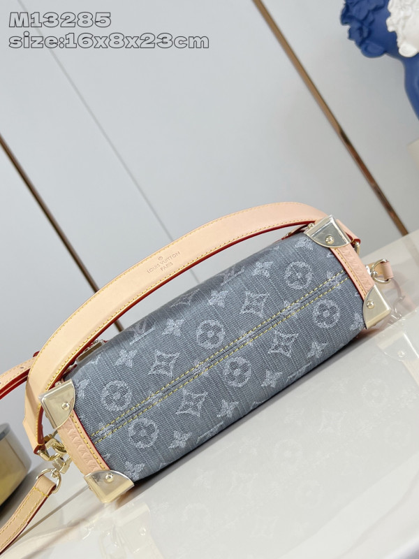 l0*is V*t0n side trunk mm-23.5*16*8.5cm