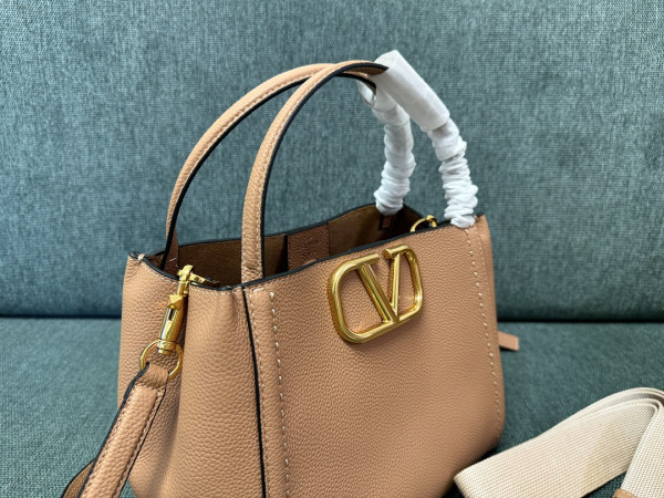 Valentino Garavani Alltime Medium Handbag - 26*21*17CM