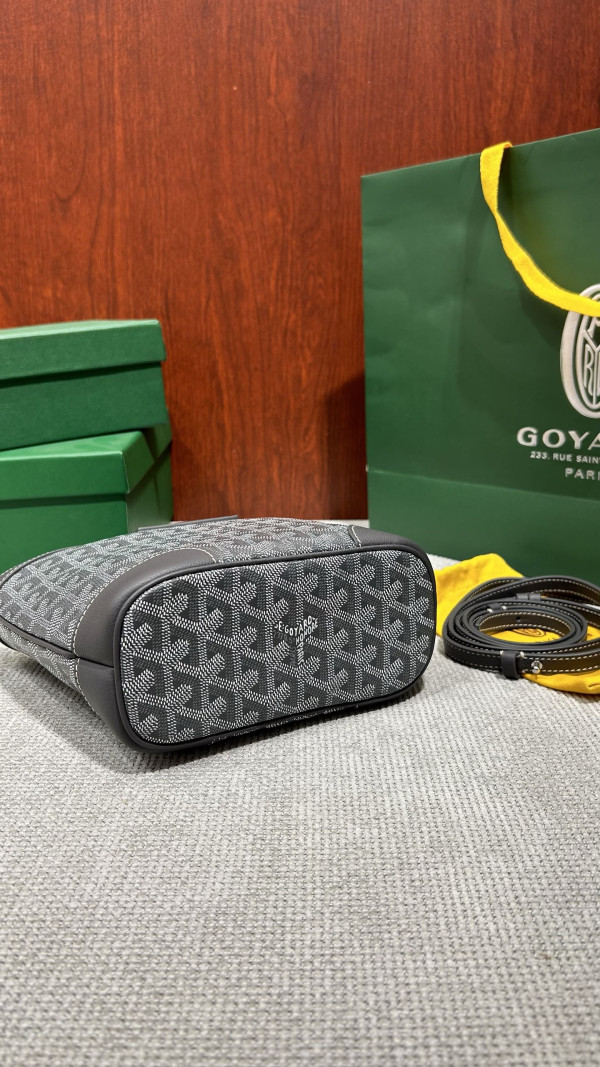 Go*ard beluga - 23×18.5×8cm