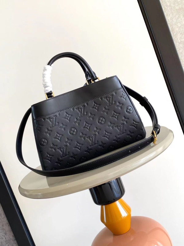 l0*is V*t0n avenue pm - 30*19.5*12cm