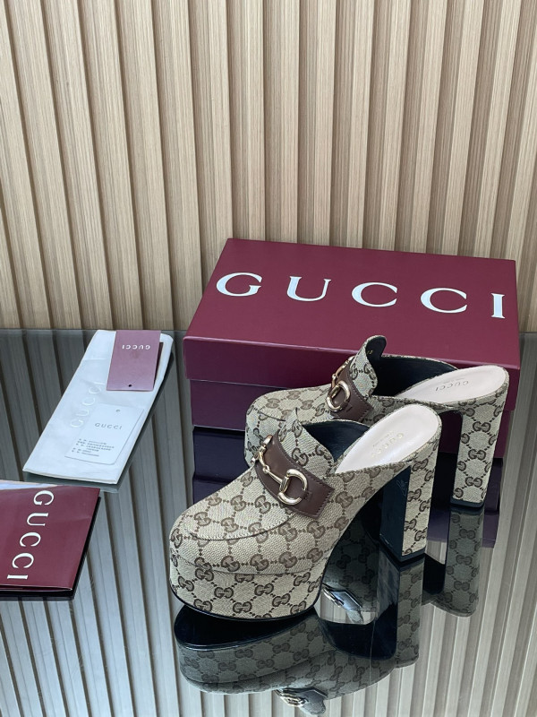 G*u*i women