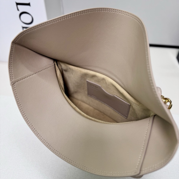 L0ew* medium ola bag in smooth calfskin - 26*18*13cm