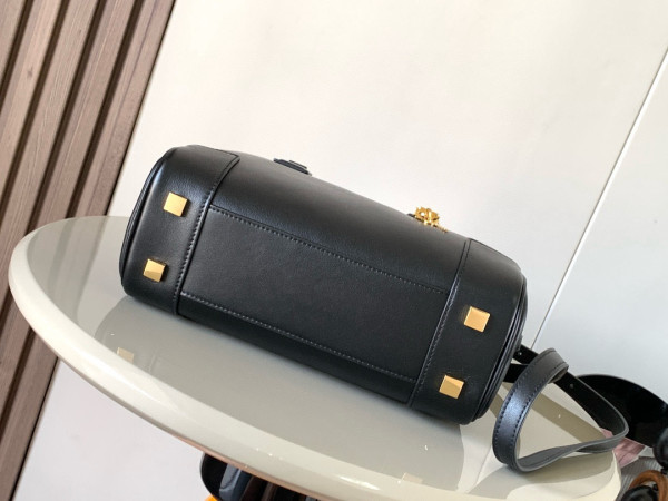 L0ew* amazona 23 bag in soft grained calfskin - 23*10*15cm