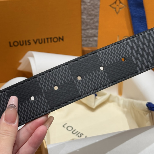 l0*is V*t0n belt