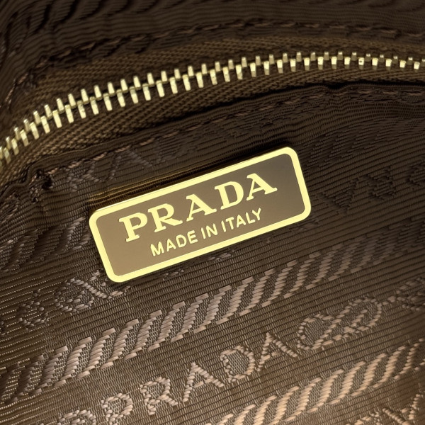 Pra*a leather pouch - 22*9*7.5cm