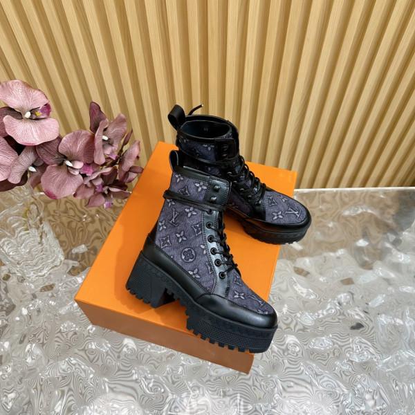 l0*is V*t0n boots