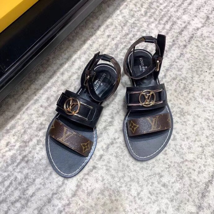 l0*is V*t0n academy flat sandal