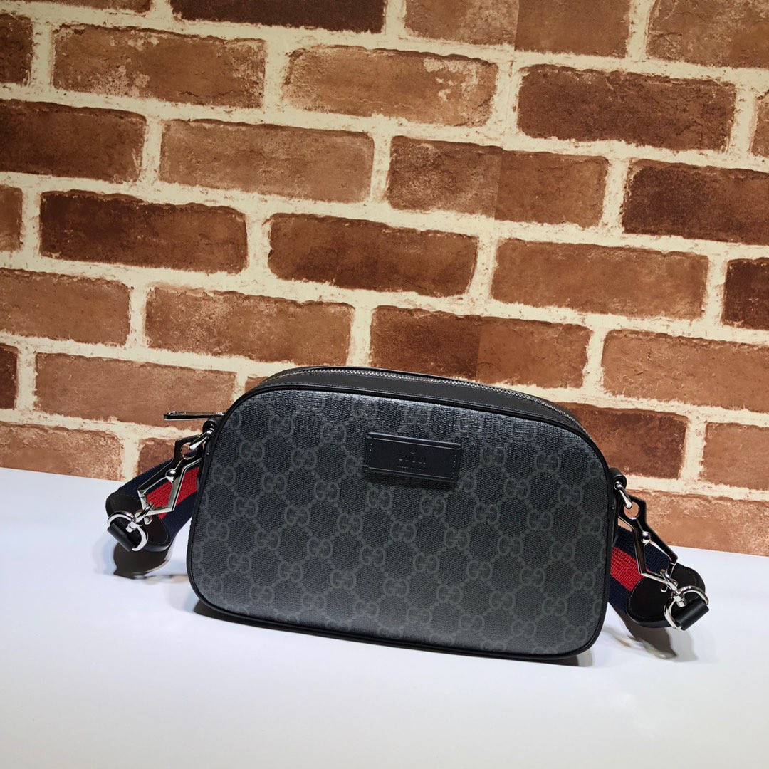 G*u*i gg black shoulder bag