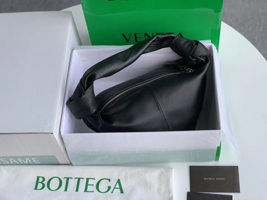 bo*te*ga Ve*ne*ta mini double knot