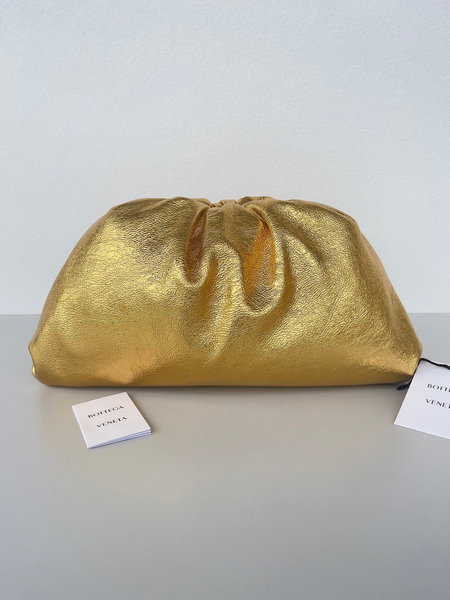 bo*te*ga Ve*ne*ta pouch