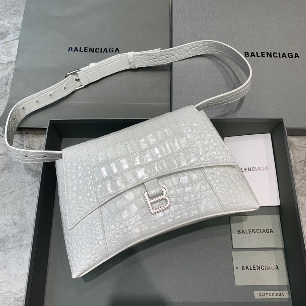 Ba*len*cia*ga downtown medium shoulder bag