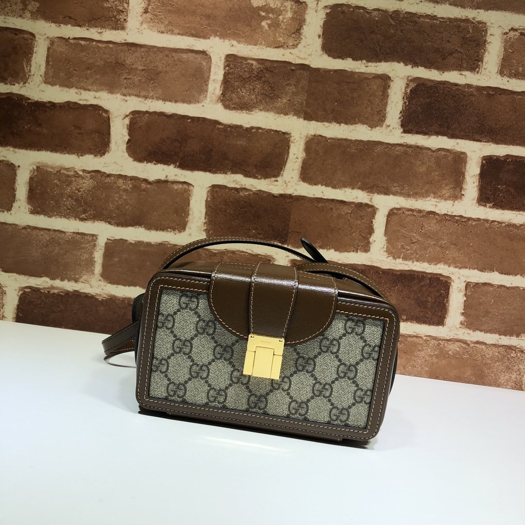 G*u*i gg mini bag with clasp closure