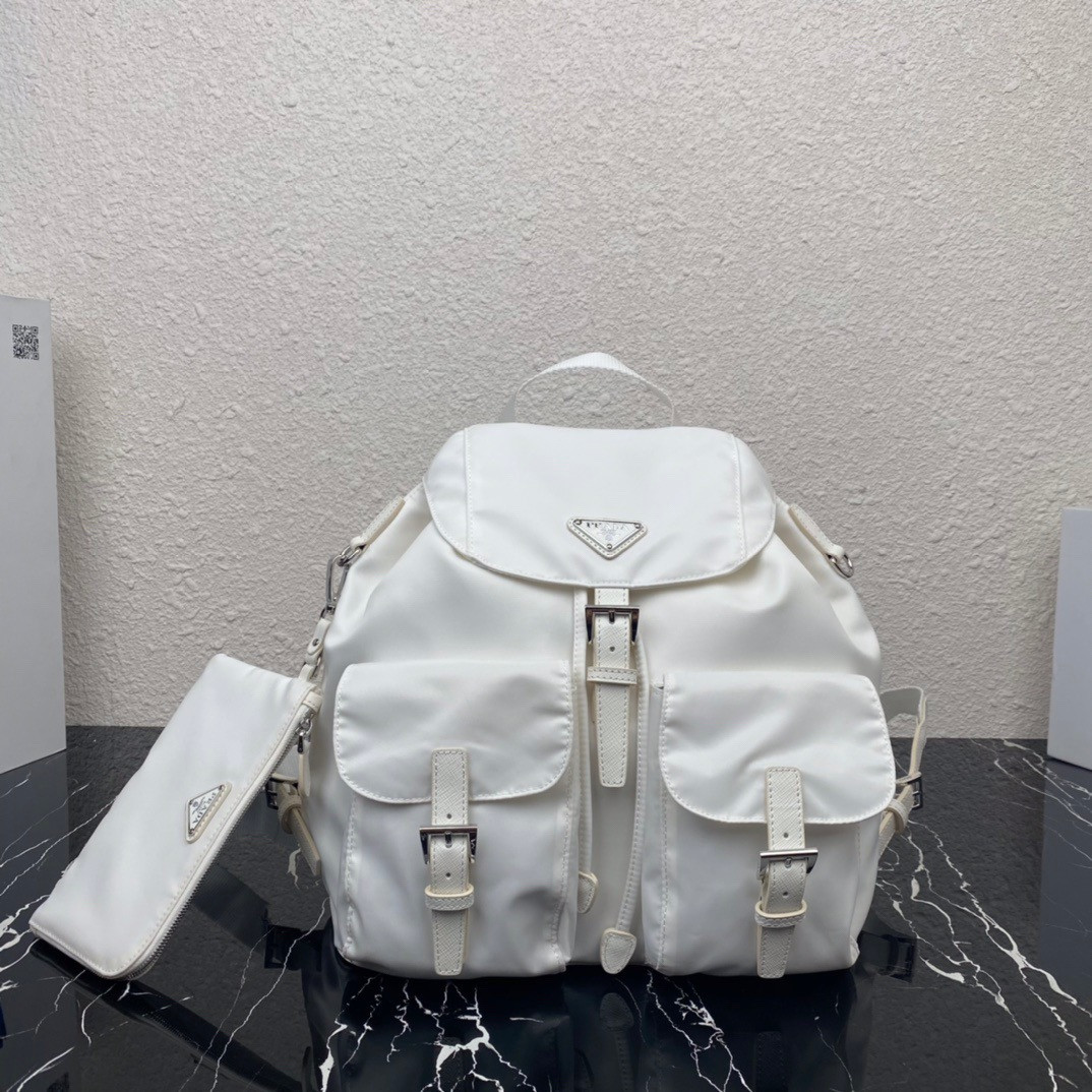 Pra*a re-nylon medium backpack-32-15-30cm