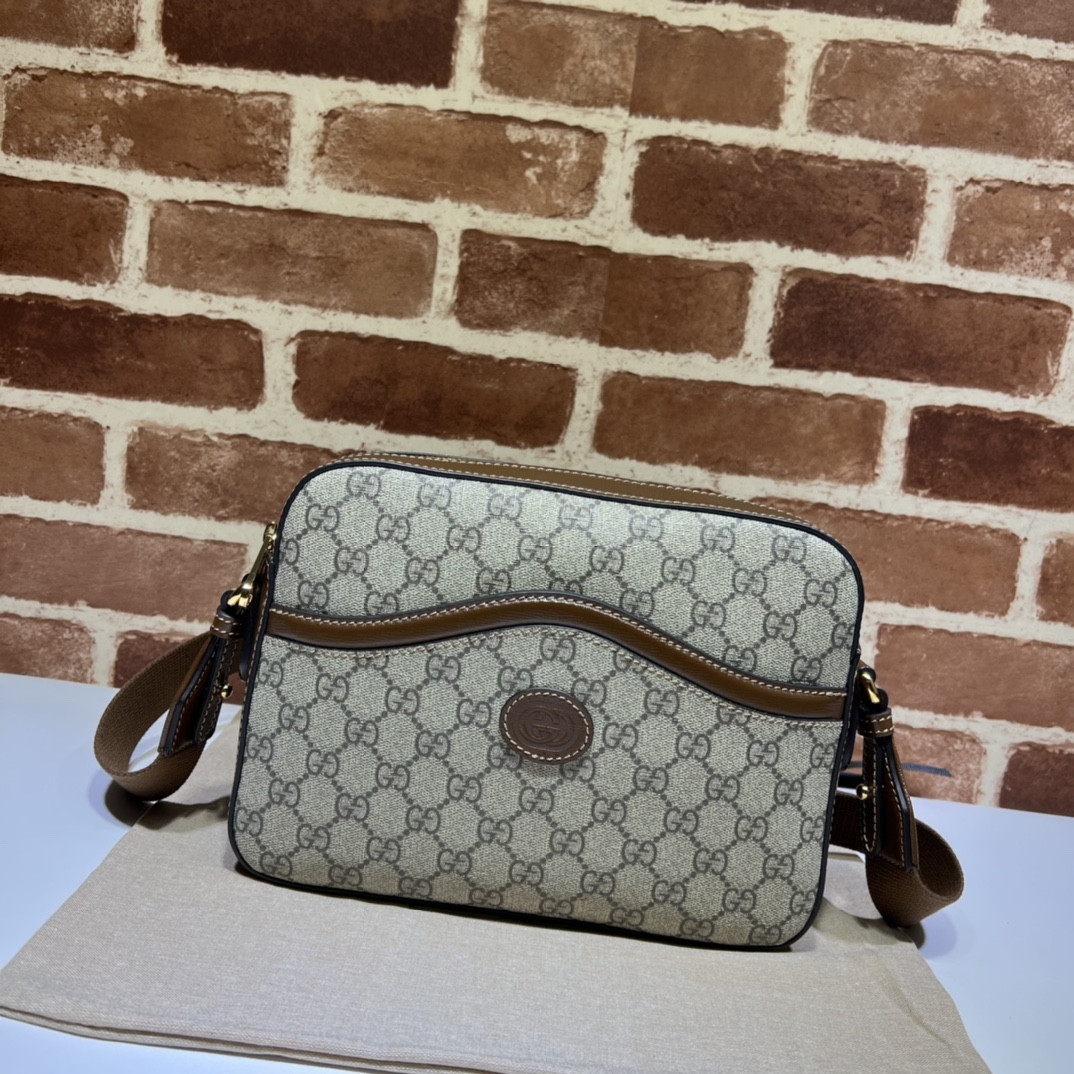 G*u*i messenger bag with interlocking g