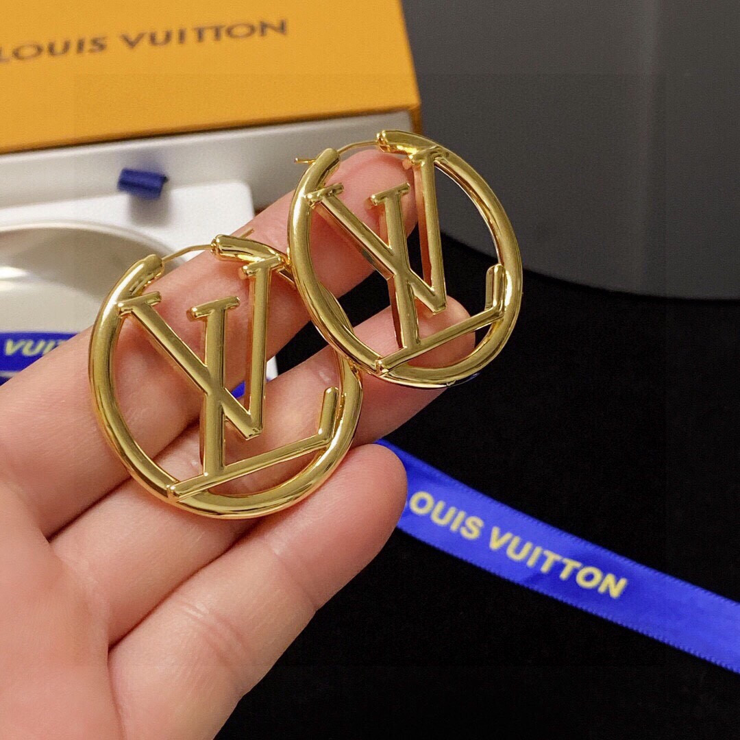 l0*is V*t0n earrings