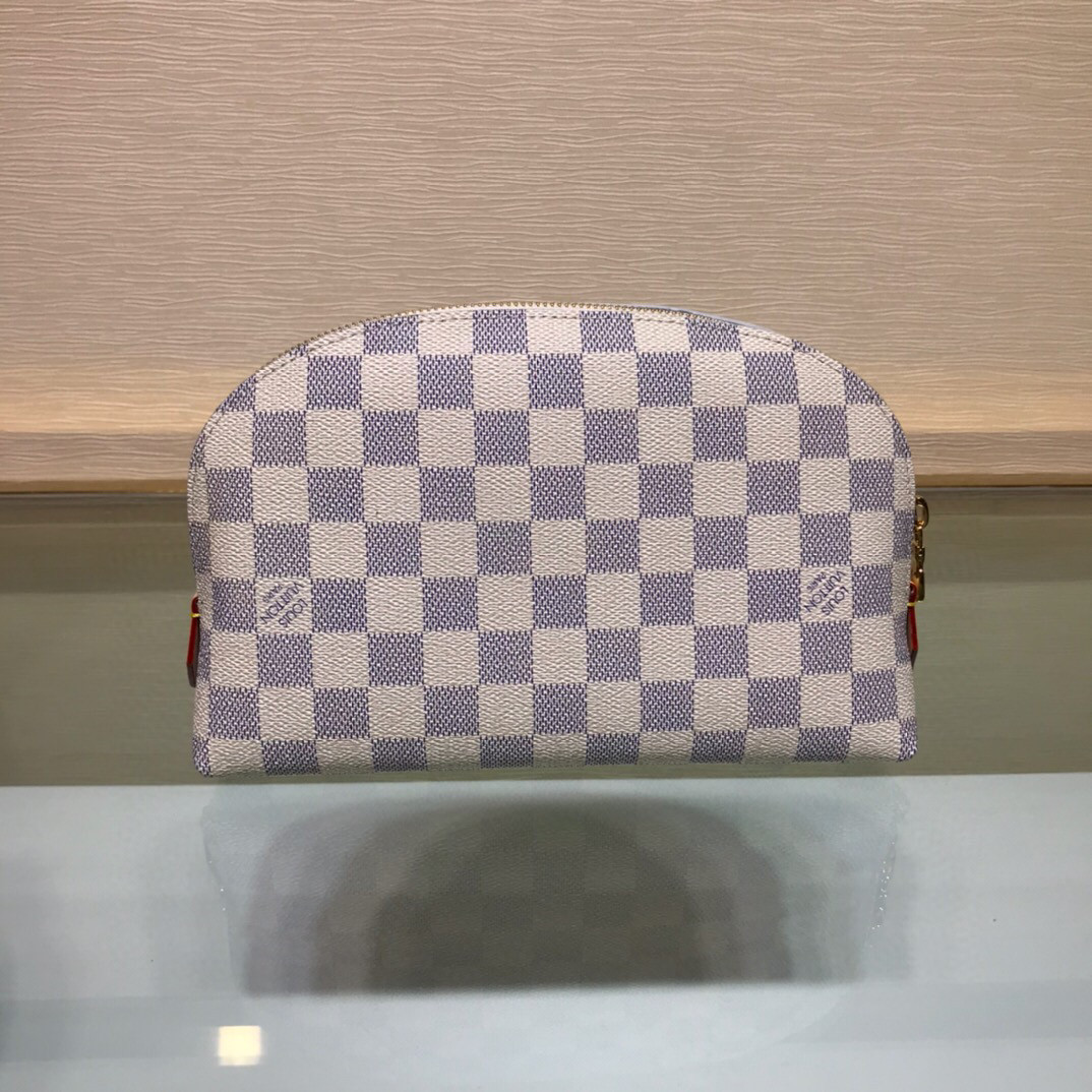l0*is V*t0n cosmetic pouch gm