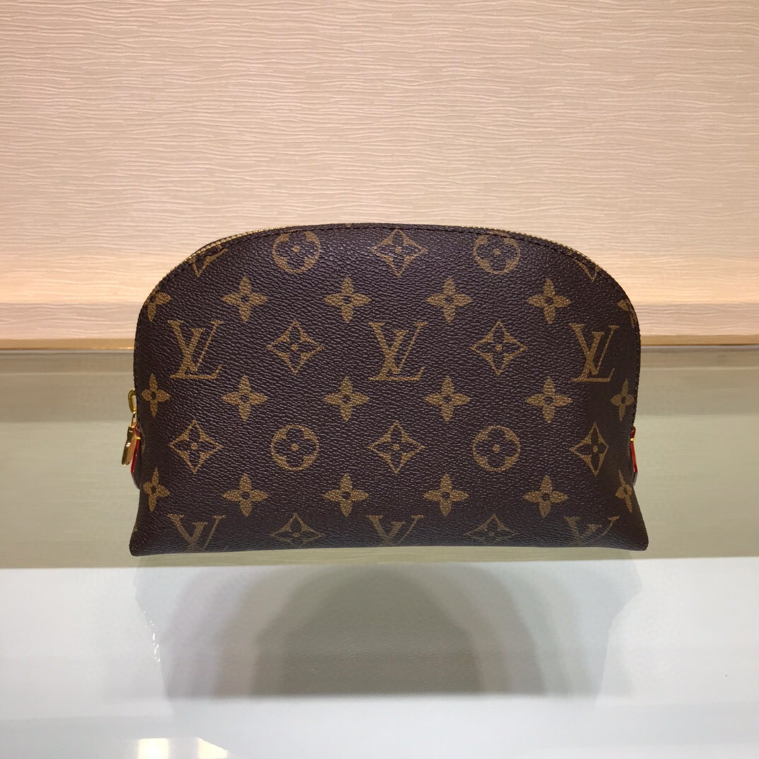 l0*is V*t0n cosmetic pouch gm