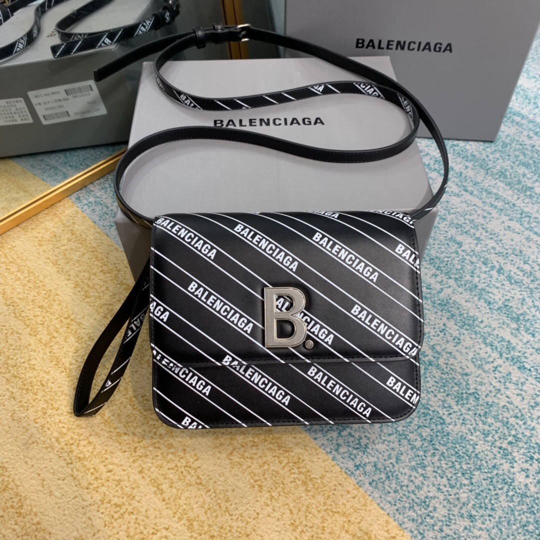 Ba*len*cia*ga women's b. small bag