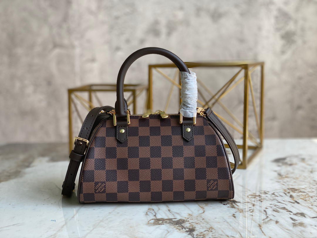 l0*is V*t0n vintage bag