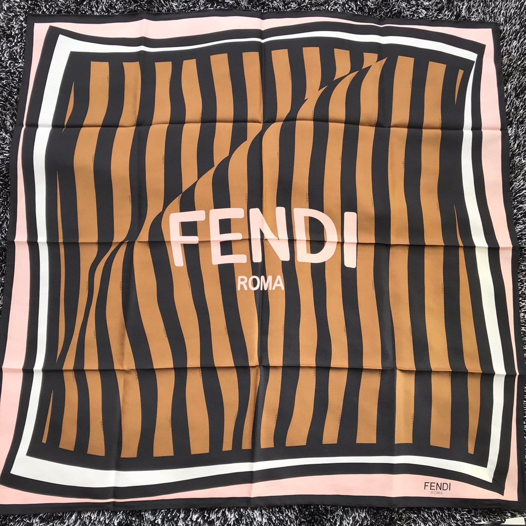F**di scarf
