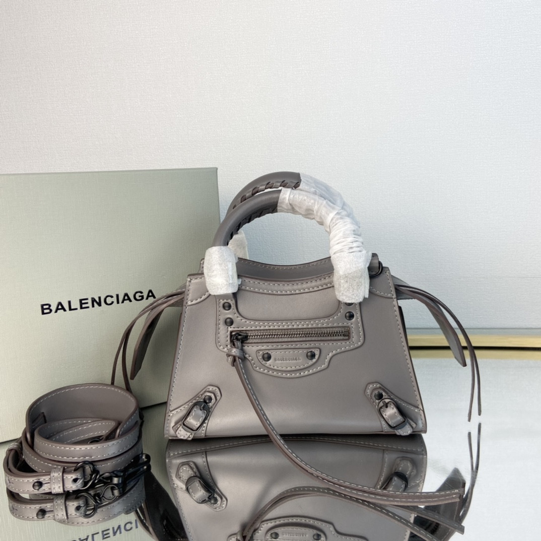 Ba*len*cia*ga neo classic mini top handle bag
