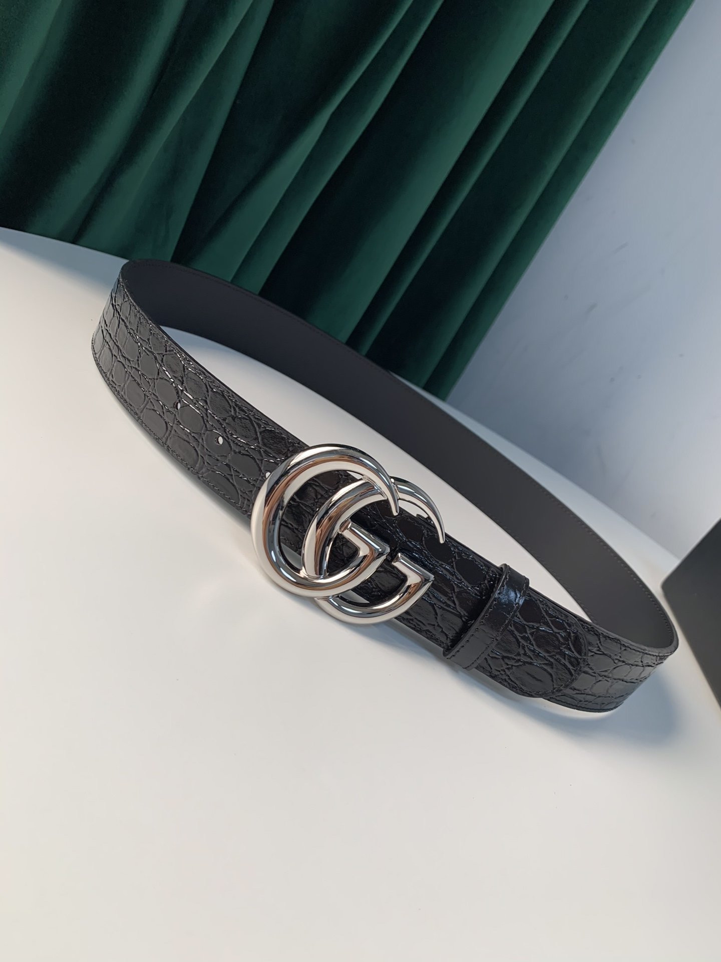 G*u*i belt