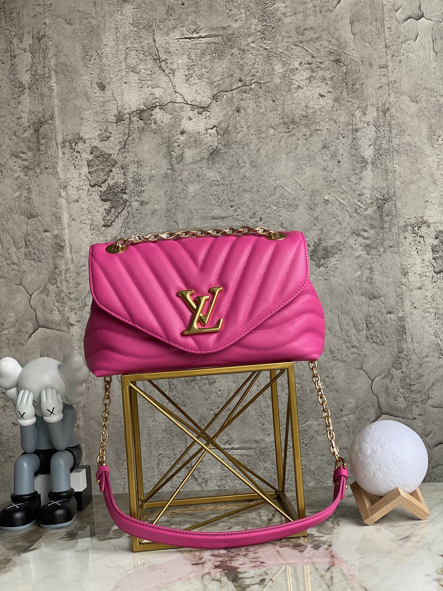 l0*is V*t0n new wave chain bag
