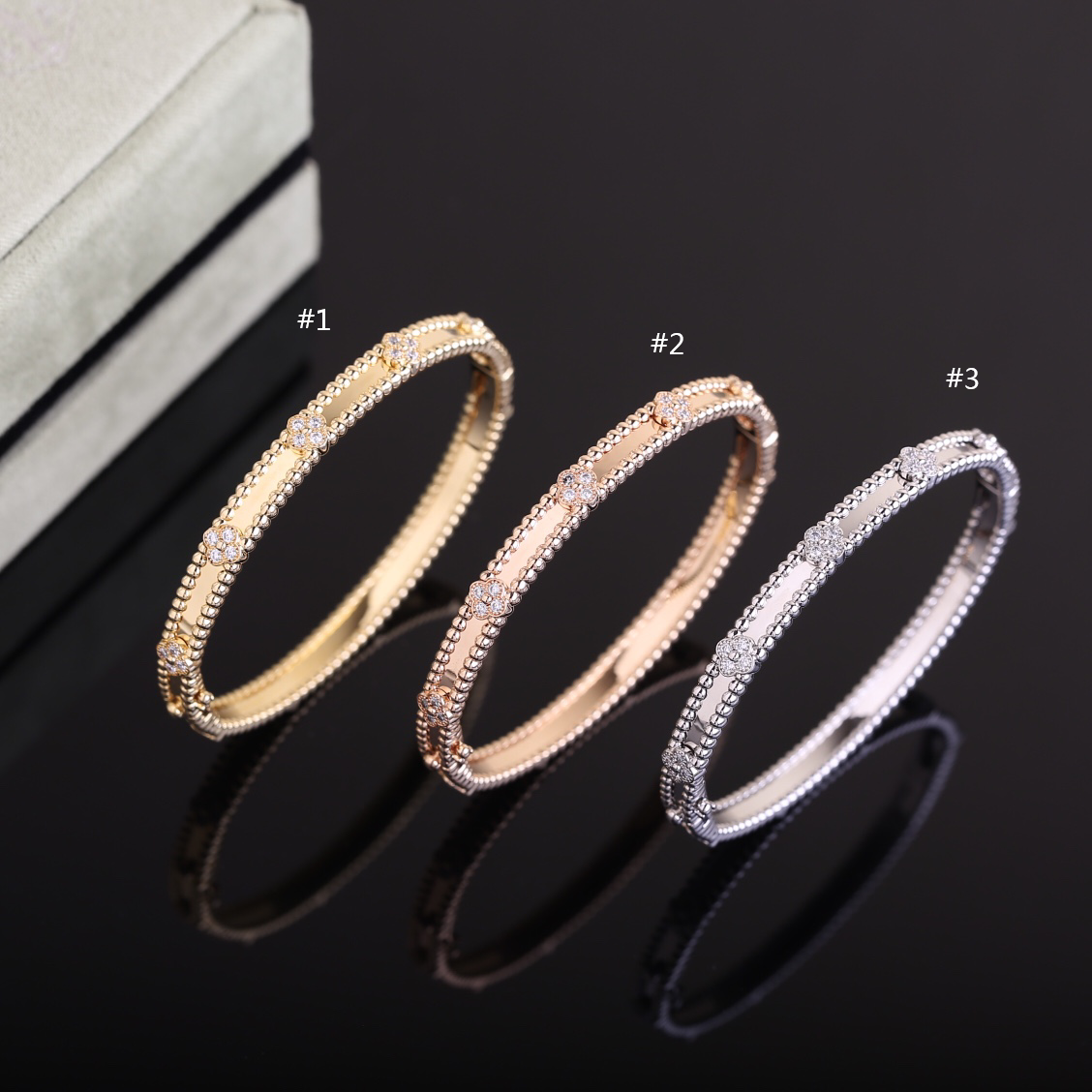 V*N CL*F & arpels perlée bracelet