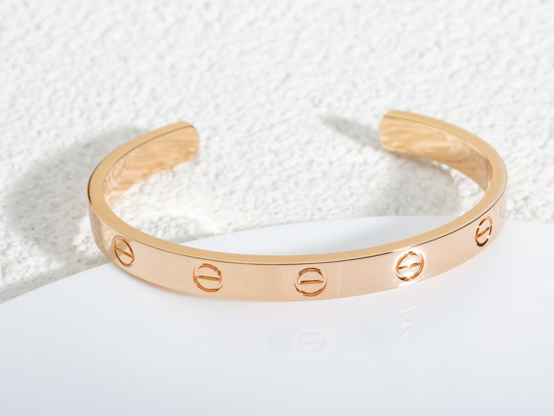 Ca*t*er bracelet