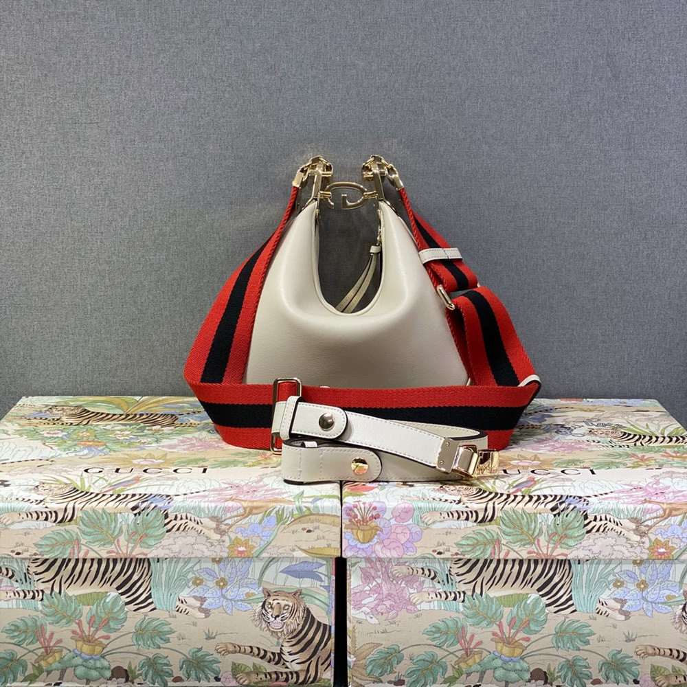 G*u*i attache small shoulder bag